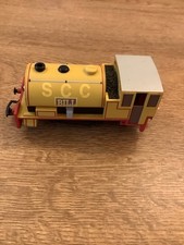 Hornby OO Thomas  & friends BILL, THOMAS, Annie and Clarabel Coaches