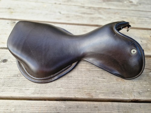 Wow size seat curved - wow,