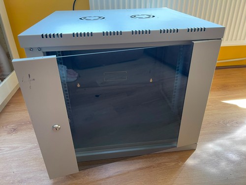 Network data cabinet - 9u,