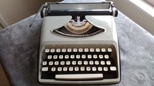 Remington Envoy Manual Typewriter with Travel Case