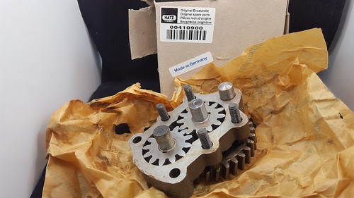 Hatz diesel oil pump 00410900 - diesel,