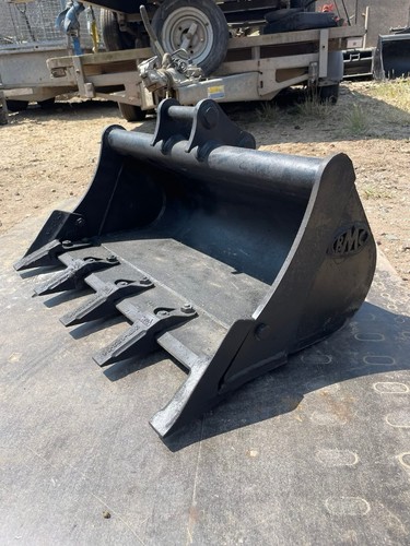 Brand new bmc digger - new, bucket
