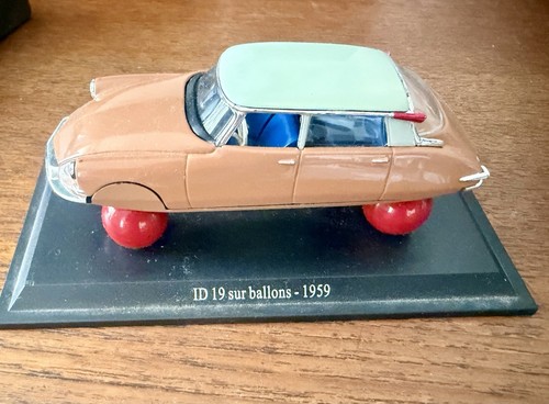 Citroen id19 ds19 balloons - on,
