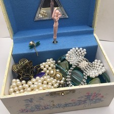 Job Lot Vintage Jewellery with