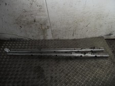 Nissan Elgrand Middle Seat