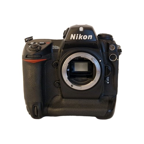 Nikon d2hs dslr digital camera - nikon,