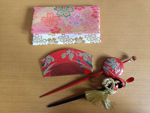 Red floral hairpin - , with