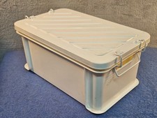 Vintage 80s Rubbermaid Utility