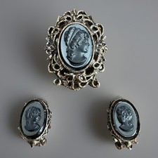 Vintage Black Cameo Brooch