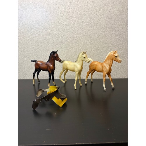 Breyer horse lot - lot, foals