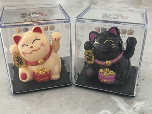 Lucky chinese cat waving - lucky, hand