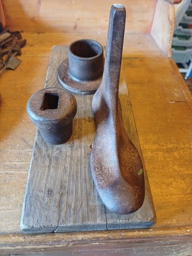 Antique cast iron cobblers - cast,