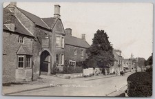 MILTON UNDER WYCHWOOD Oxfordshire the Butchers Arms Inn RP Postcard