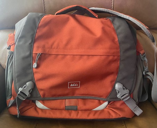 Rei large messenger laptop - rei,
