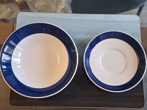 Green cornishware bowl and - t,