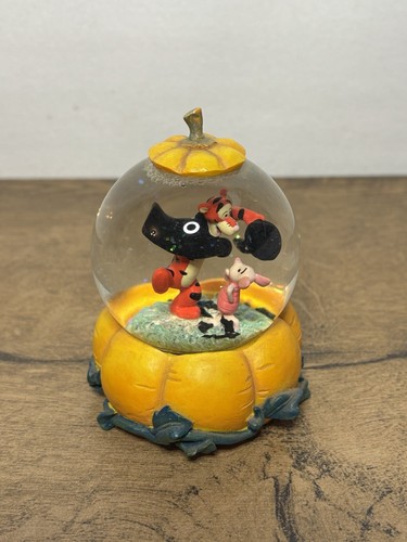 Winnie the pooh - tigger, piglet