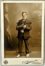 CABINET CARD ACCORDIAN PLAYER