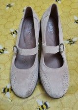 Unworn size beige hotter - 7,