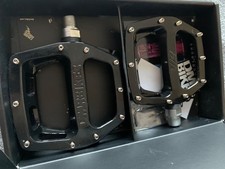 DMR V12 magnesium mtb pedals