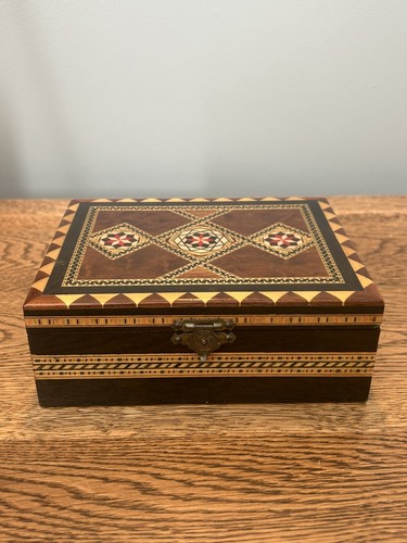 Wood trinket box - box, velvet