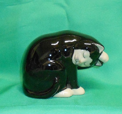 Quail pottery cat - pottery, figurine