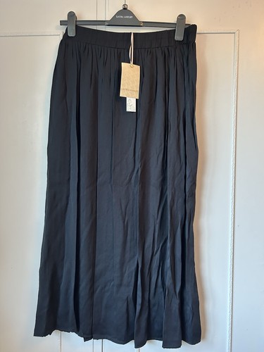 Laura ashley black pleated - laura,
