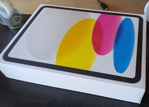 Ipad 10th generation empty - -,