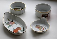 Set of Four Evesham gold royal worcester china fruit pattern with Gold Edges