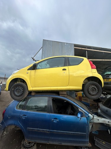 Peugeot 107 being - peugeot, 1l