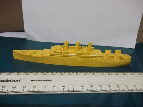 Hein muck miniature ships - miniature, no