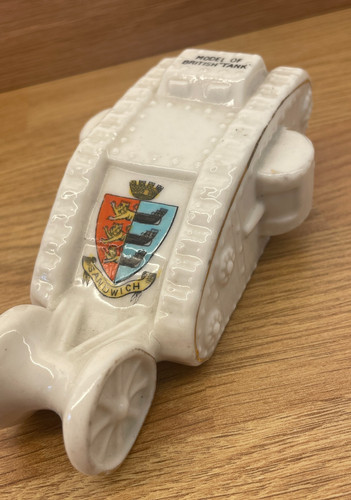 Crested china ww1 - crested,