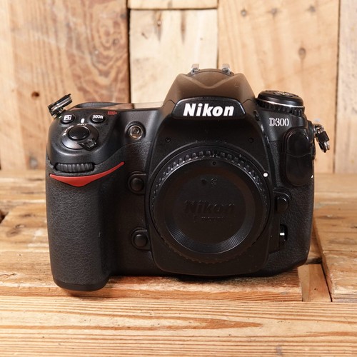 Used nikon d300 - used,