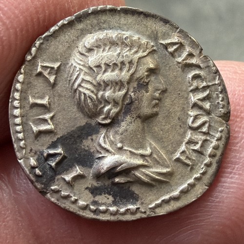 Lovely crisp silver - lovely, denarius