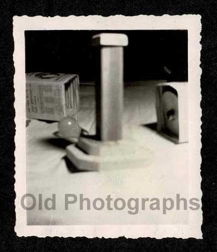 Abstract odd lightbulb box - abstract,