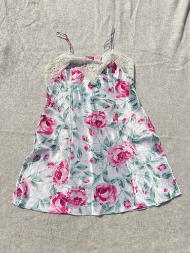 Vintage 80s lace - floral, satin