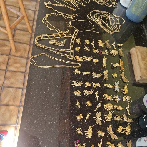 Gold plated jewellery - gold,