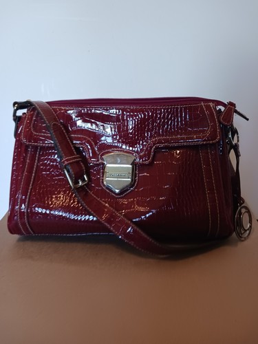 Red liz claiborne hand bag - liz,
