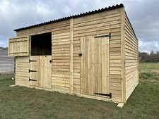 Mobile stable with - , room