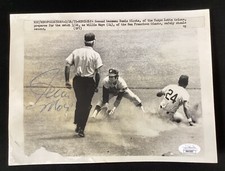 Willie Mays Signed Photo 8x10