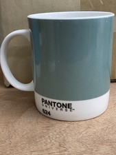 Pantone Universe Basil 624 -