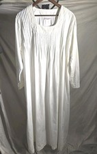 Vintage Past Times, Court