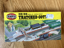 VINTAGE 1978 AIRFIX HO/OO THATCHED COTTAGE MODEL KIT, COMPLETE, LOOSE PARTS