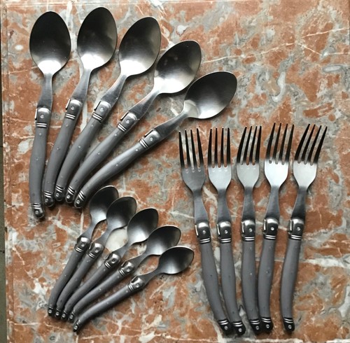 Vintage laguiole style - laguiole, bee