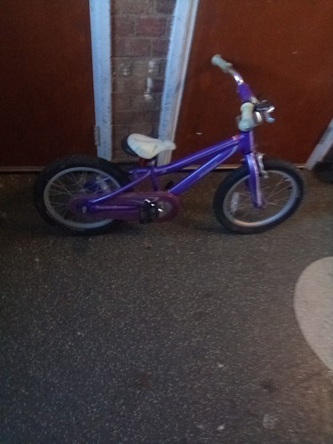 Kids specialized bike - kids,
