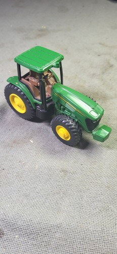 John deere 7820 - deere, cast