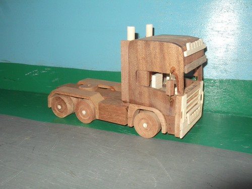 32nd hardwood scania 6x4 - 1:32nd,