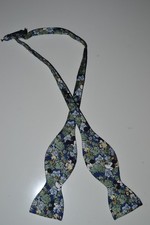 Tie Rack navy blue silk self