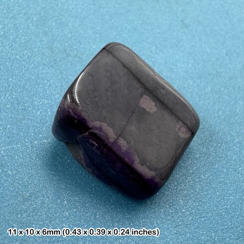 Sugilite grade chips south - sugilite,