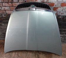 43649 BS MDL 2009-2012 SKODA OCTAVIA  2.0 TDI BONNET IN LIGHT GREEN COLOUR. F7W