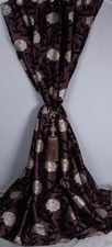 Heavy-weight jacquard damask